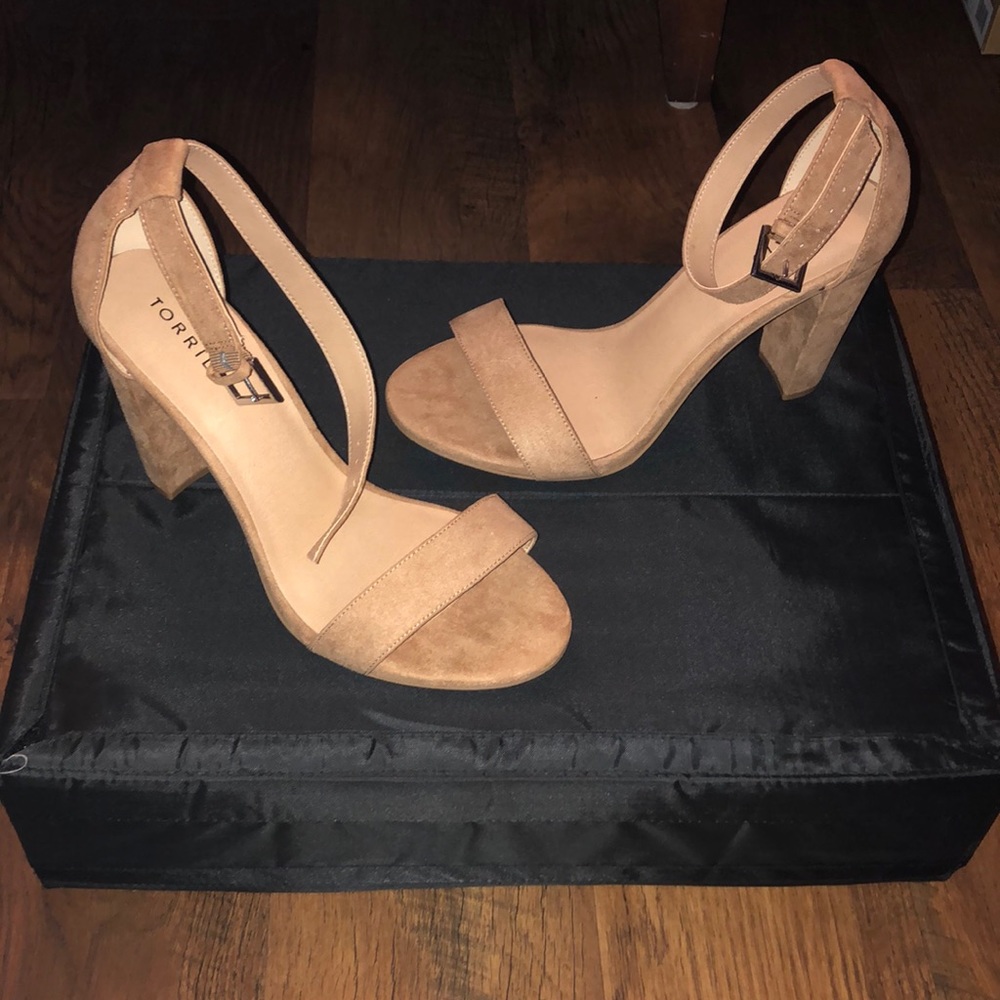 medium brown tapered heel